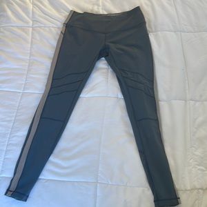Zella 3/4 Leggings - size M